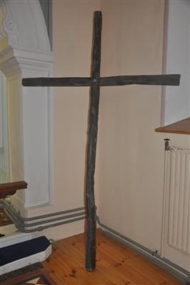 The full sized cross that Billy made. -