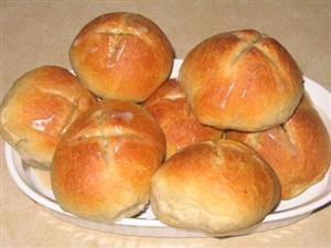 Plate of seven Hot Cross Buns